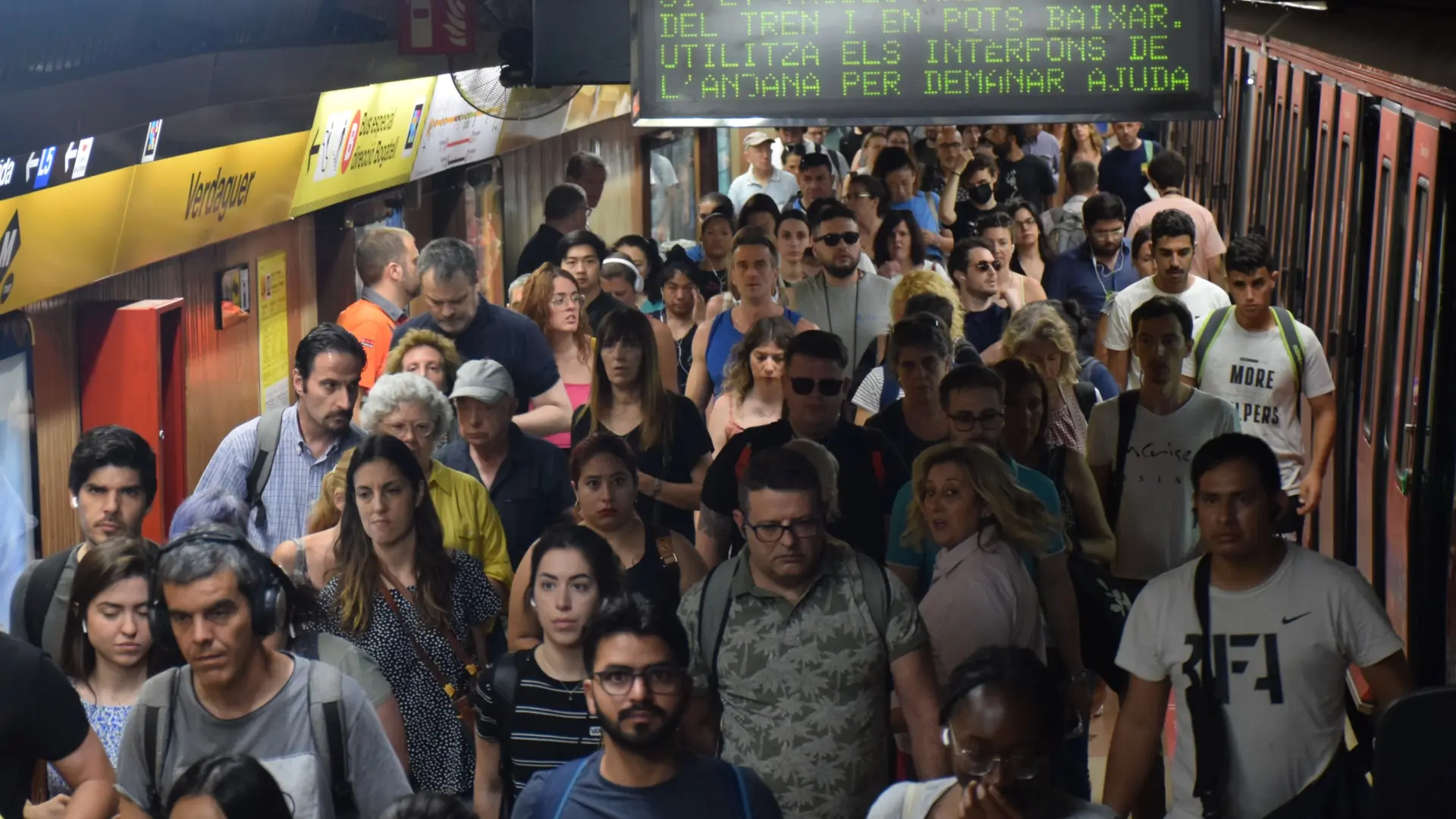 Barselona Metrosu Sant Jordi'de Rekor Seviyede Tren Seferleriyle Hareketliliği Sağlayacak