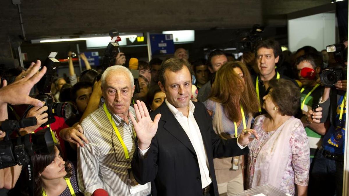 FC Barcelona'da Kritik Seçim Dönemi: Sandro Rosell'in Oyları Nereye Yönelecek?