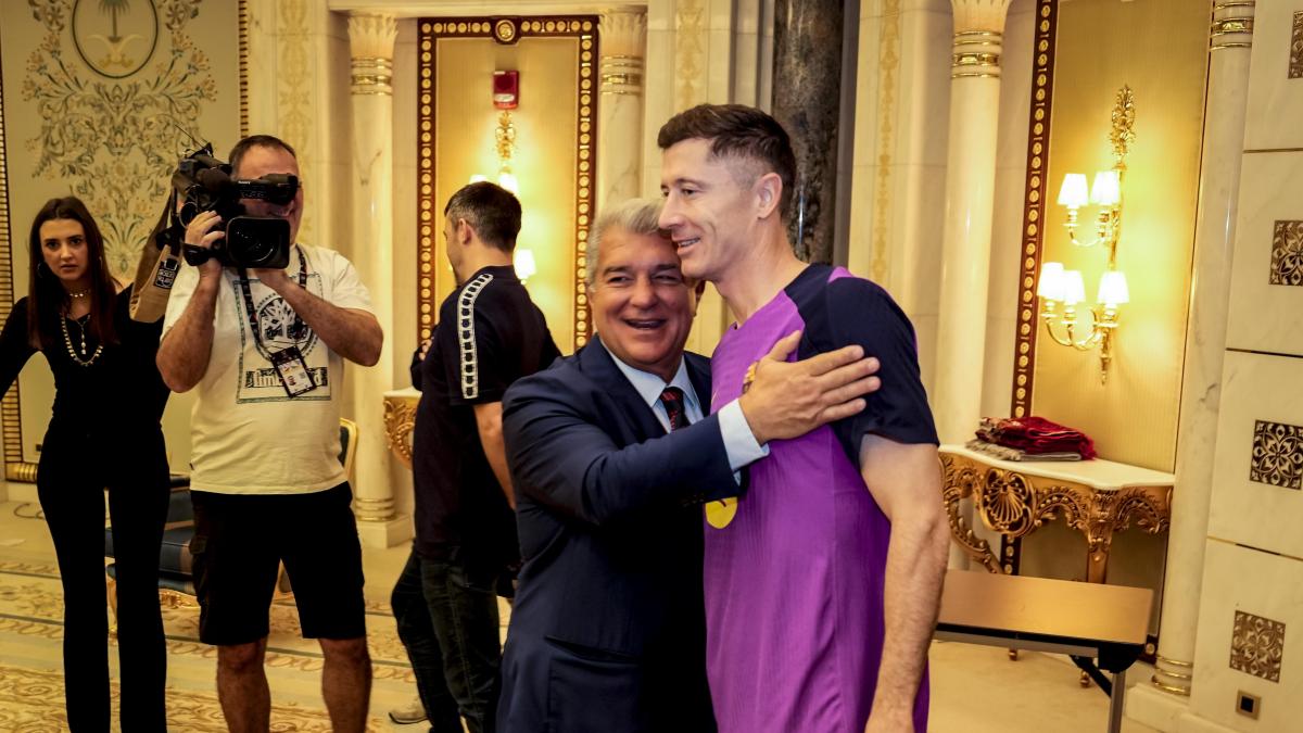 Lewandowski'den Laporta'ya Açık Destek: Barselona Başkanlık Seçimleri Kızışıyor