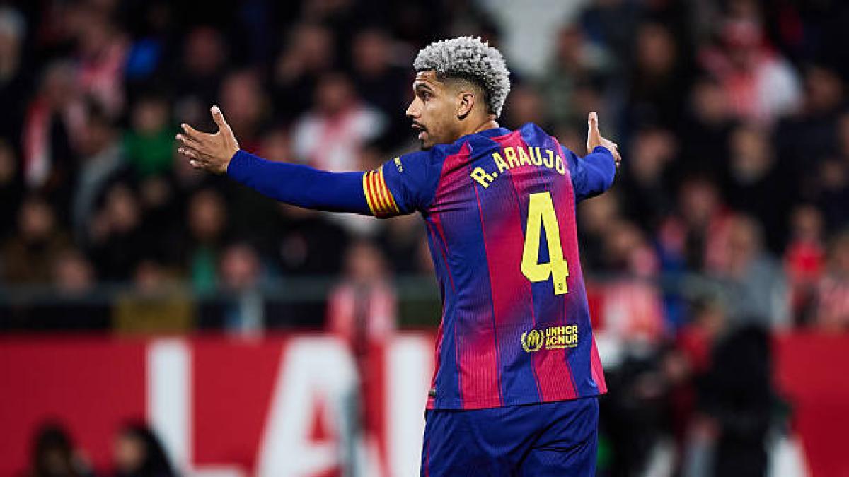 Ronald Araujo Barcelona'da Tarihi Eşiğe Yaklaşıyor: 200 Maçlık Serüven