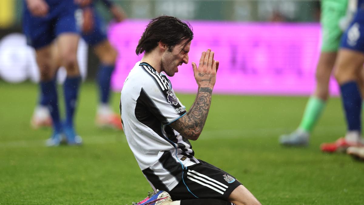 Newcastle'ın Endişe Veren Form Düşüklüğü: Barcelona Eşleşmesi Öncesi Alarm Zilleri