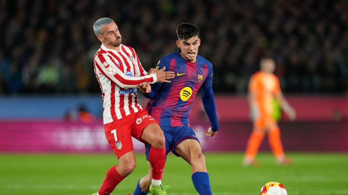 Flick'ten Barcelona'nın Bek Krizine Çözümler: Savunma Hattı Yeniden Şekilleniyor