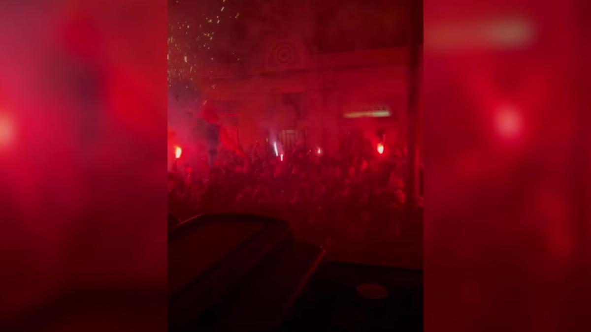 FC Barcelona Taraftarlarından Nefes Kesen Karşılama: Otobüs İçinden Görkemli Anlar