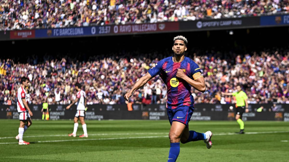 Pedri ve Araujo'dan Barselona'nın Yeni Kaleci Yıldızına Övgüler: "Muhteşem!"