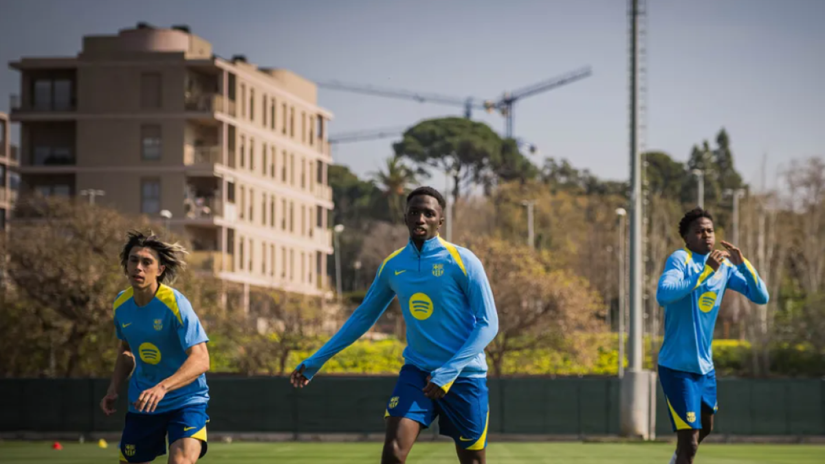 Barcelona'da Sakatlık Dönüşü Sevinci: Eric García ve Balde Çimlere Adım Attı, Gençler