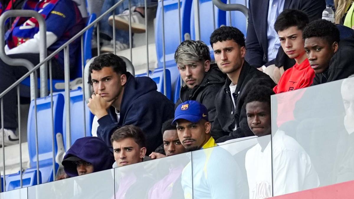 Flick, Deco ve Yıldızlar, Barça Atlètic Derbisi'nde Genç Yetenekleri İzledi