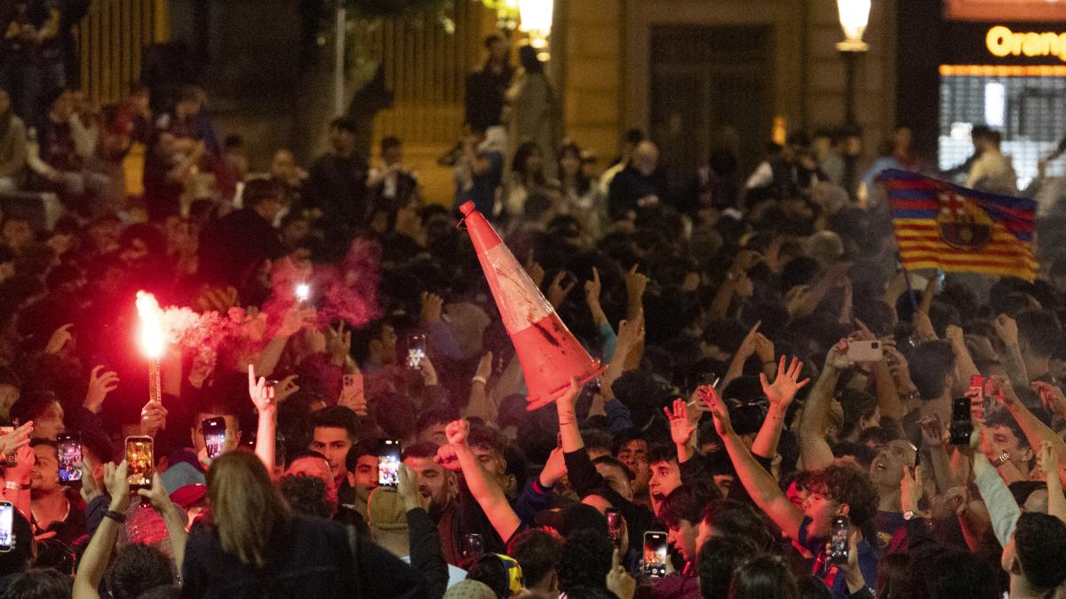 Barselona'da Şampiyonluk Coşkusu: Plaça Catalunya'da Binlerce Culé Kutlama Yaptı