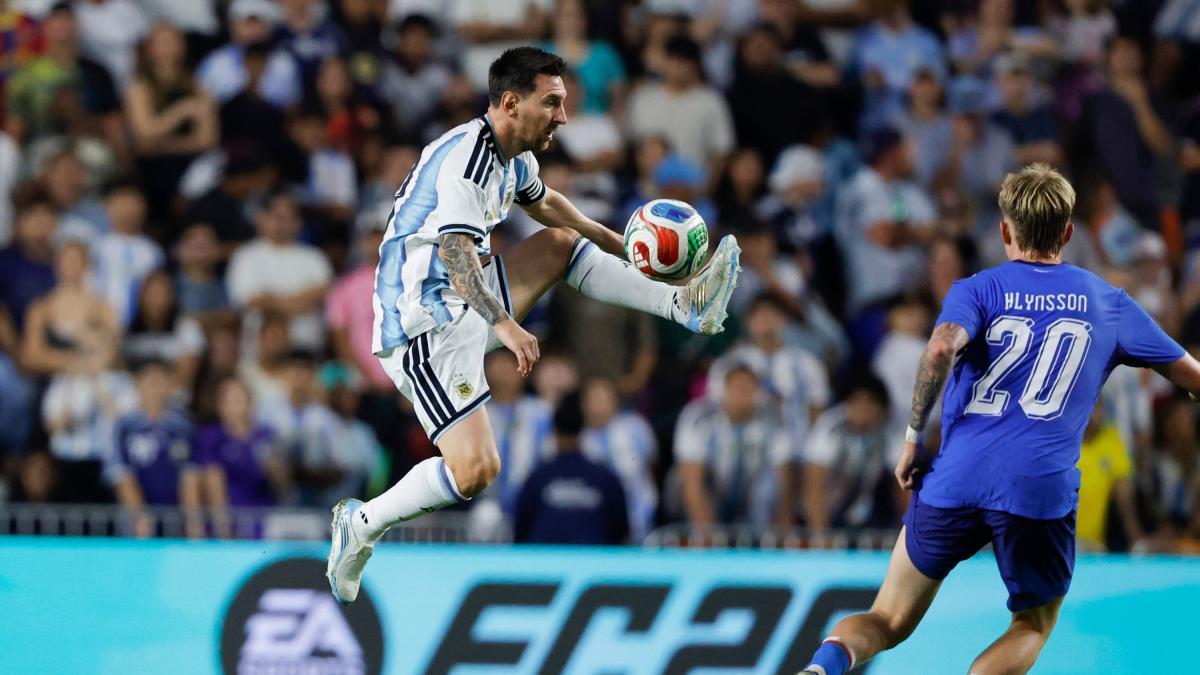 Messi, İzlanda Maçında Eski Barça Dostunun Oğluyla Karşılaştı ve Ağları Salladı