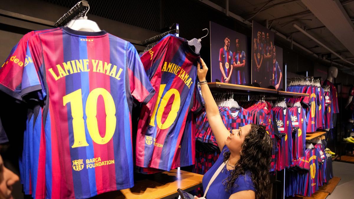 FC Barcelona'nın Yeni Forması Satışa Çıktı: Taraftarlar Mağazalara Akın Etti!