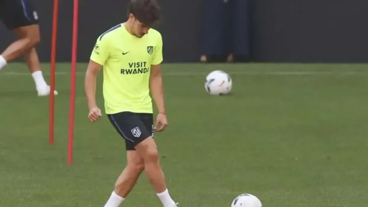 Atlético Madrid'li Julián Álvarez'in Antrenman Yokluğu Barcelona İddialarını Alevlendirdi