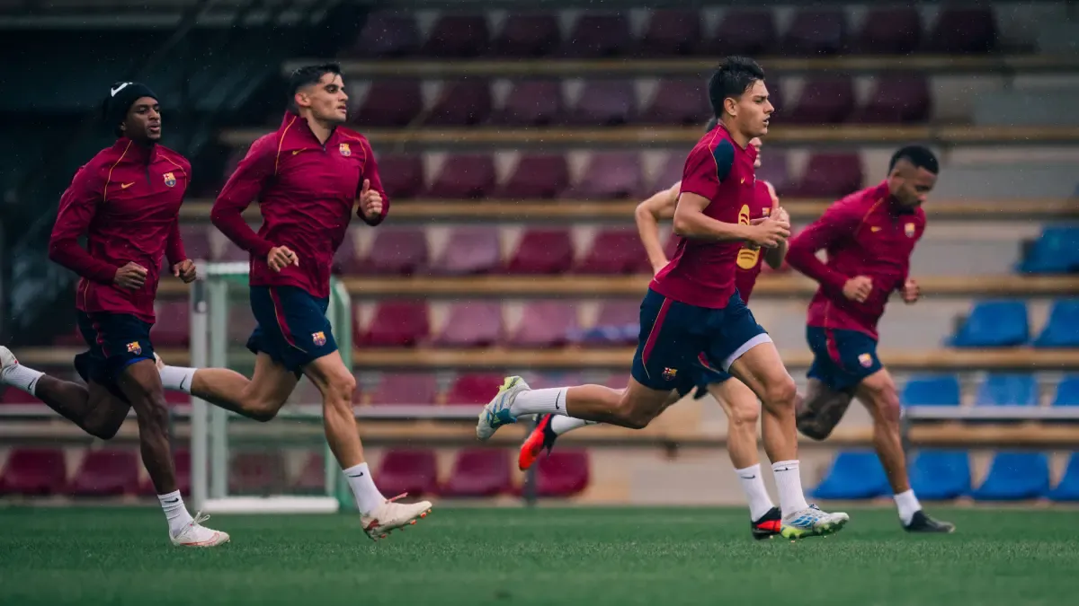 Barcelona'da Yağmur Altında Antrenman: De Jong'un Sakatlık Belirsizliği Sürüyor
