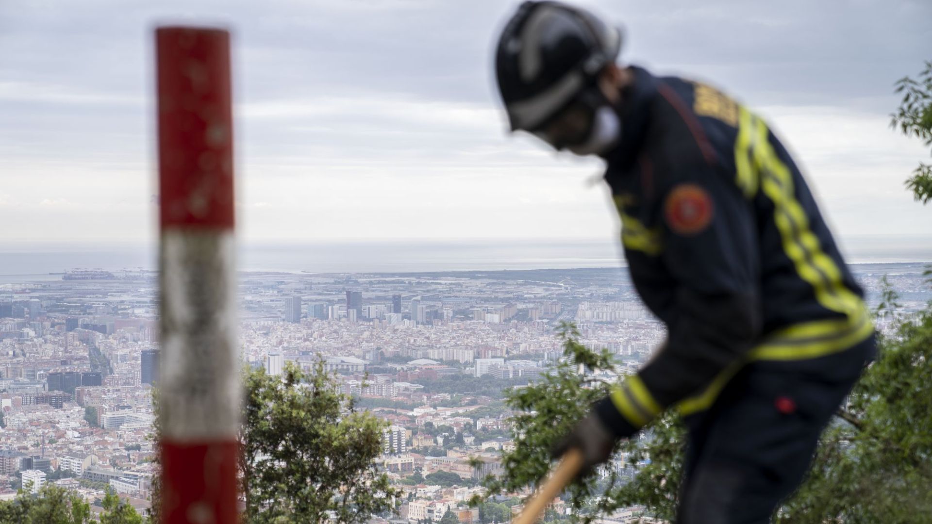 Barselona'da Orman Yangını Alarmı: Şehir Yüksek Risk Altında!