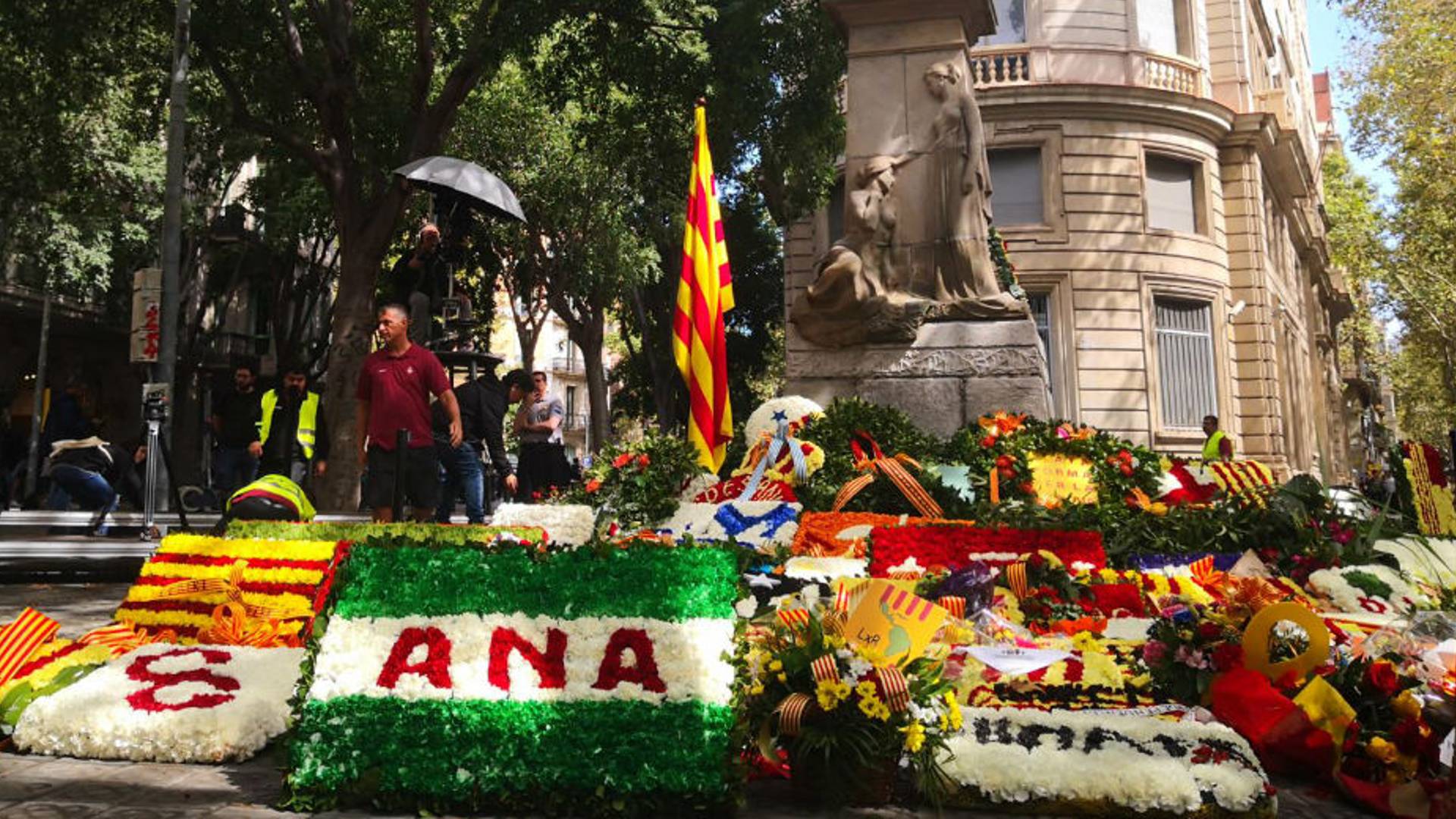 Rafael Casanova Anıtına Çiçek Sunma Geleneği: Diada'nın Kalbinde Bir Tarih Yolculuğu