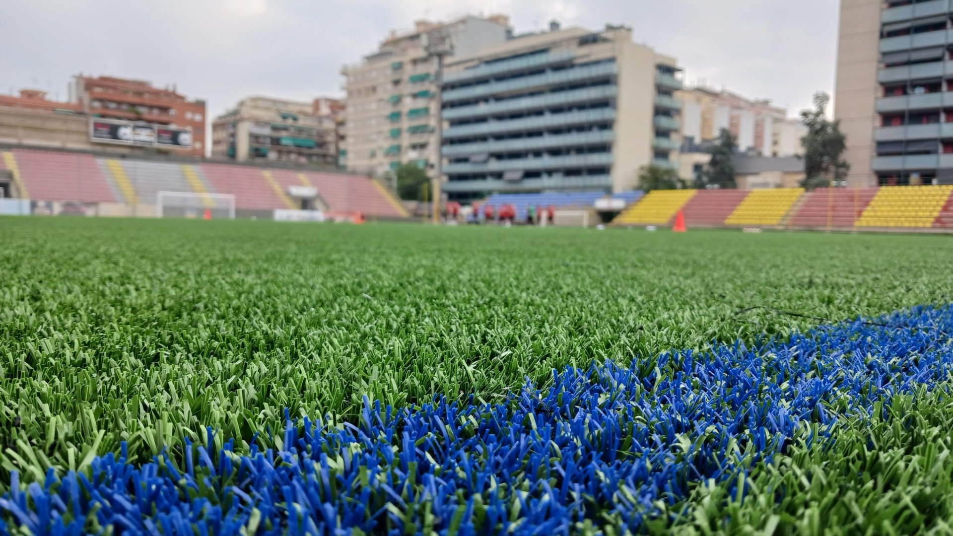 Sant Andreu'nun Yükselişi: Barselona'da Doğal Çim Krizi ve Siyasi Tartışma