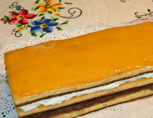 Sant Jordi Pastası: Katalonya'nın Efsanevi Gününe Özel Lezzet Sırları