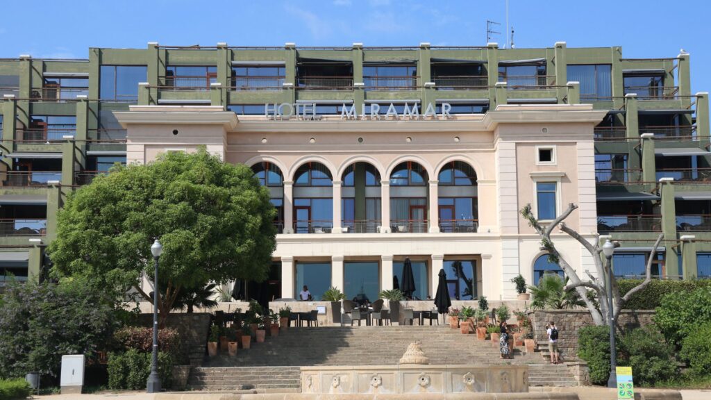 Barselona'da Kruvaziyer Turist Vergisi Krizi: Siyasi Anlaşmazlık Derinleşiyor
