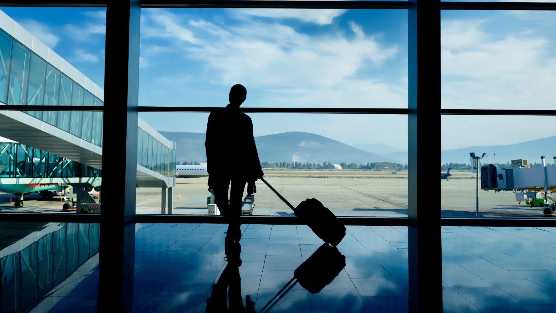 Seyahat Edenlerin Hakları: Tren, Uçak ve Gemideki Aksaklıklarda Ne Talep Edebilirsiniz?