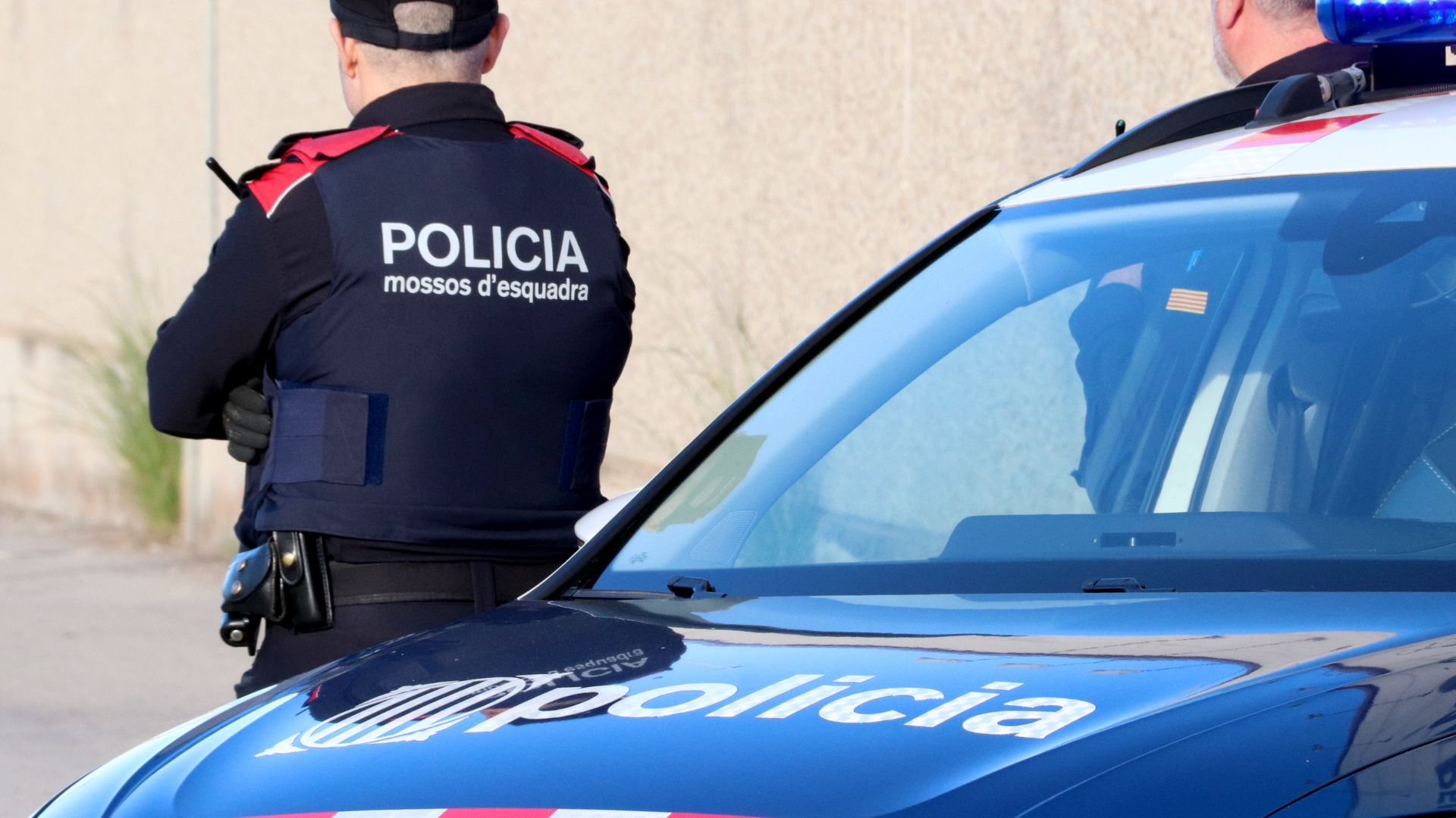 Barselona'da 'Happy Slapping' Saldırıları: Üç Kişi Gözaltında, Dijital Şiddet Alarmı