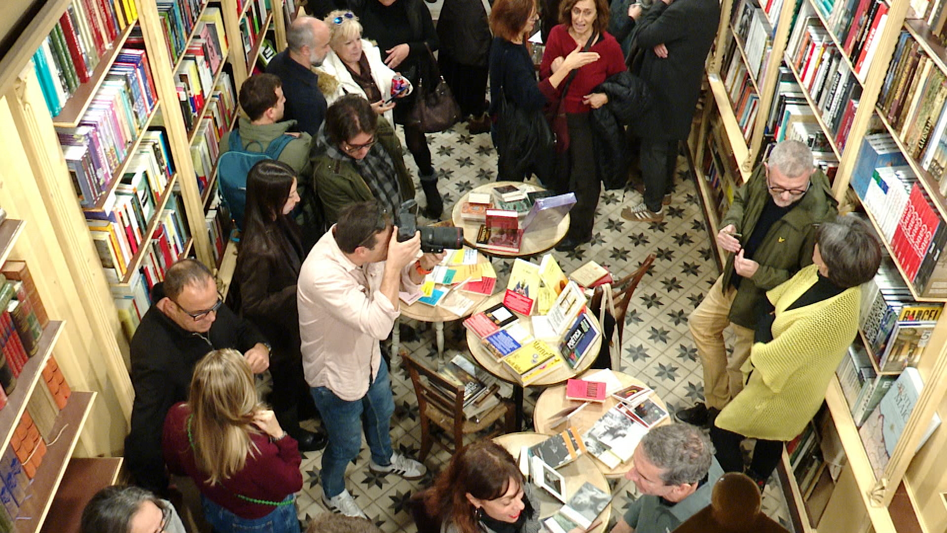 Barselona'da Sant Jordi Rekor Kırmaya Hazırlanıyor: Kitap ve Gül Bayramı Büyüyor