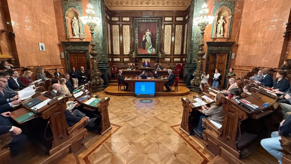Barselona'da Muhalefet, Belediye Başkanına Zorunlu Hesap Sorma Yetkisi İstiyor