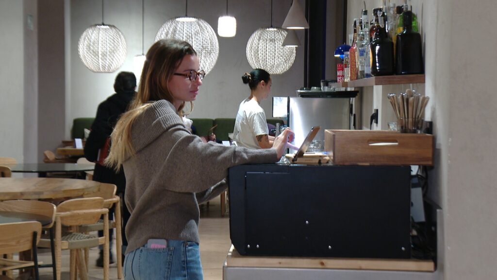 Genç Kadın Girişimciler Barselona'da Cinsiyet ve Yaş Bariyerlerini Aşıyor