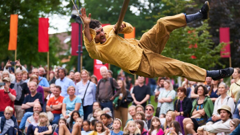 Barselona'da Ücretsiz Kültür Şöleni: Escena Districte Cultural Geri Dönüyor!