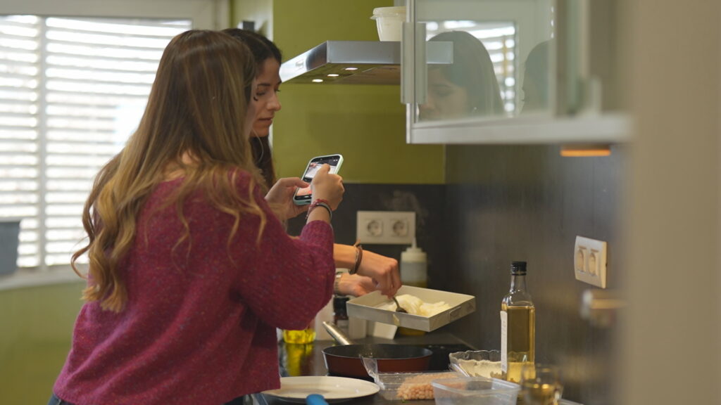 Katalan Kimliği Mutfaktan Geçer: İki Genç Kadın Geleneksel Tariflere Hayat Veriyor