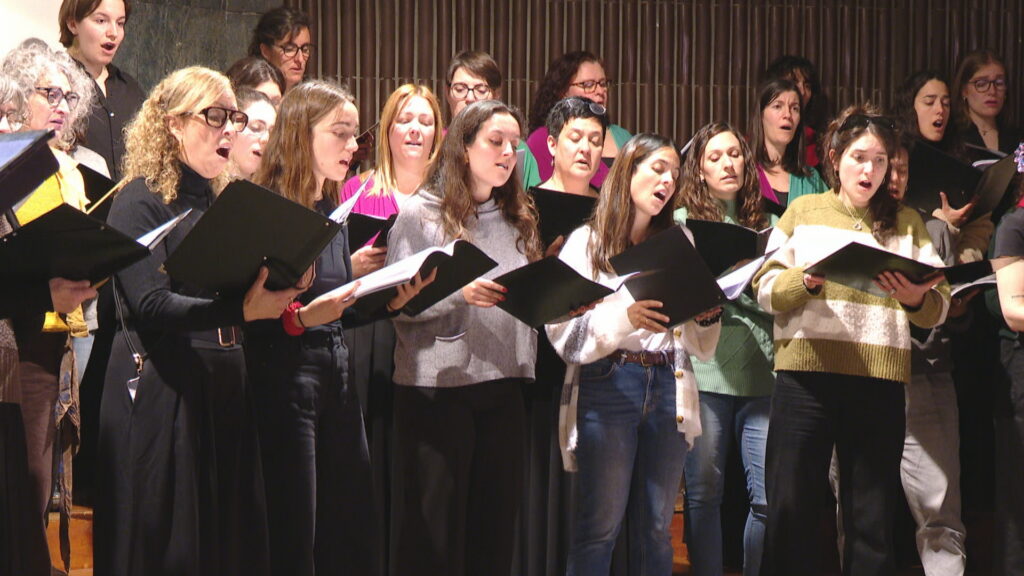 Veus en Femení: Barselona'da Kadın Sesleri Birleşti, Yeni Eser Sahnelendi!