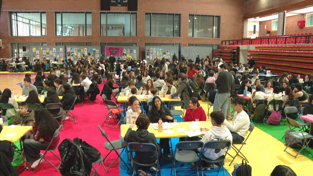 Barselona'da Edebiyat Aşkına Kör Randevular: Gençleri Kitaplarla Buluşturan Çığır Açan