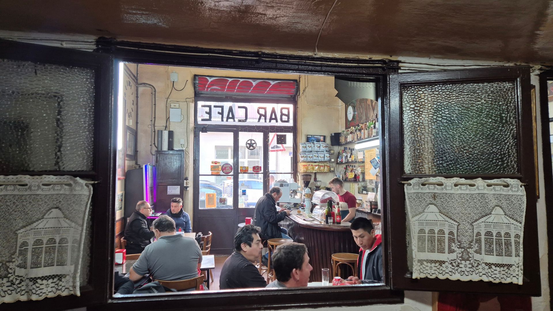 Barselona'nın 90 Yıllık Tarihi Bar Mestres'i Kapanma Tehlikesiyle Karşı Karşıya