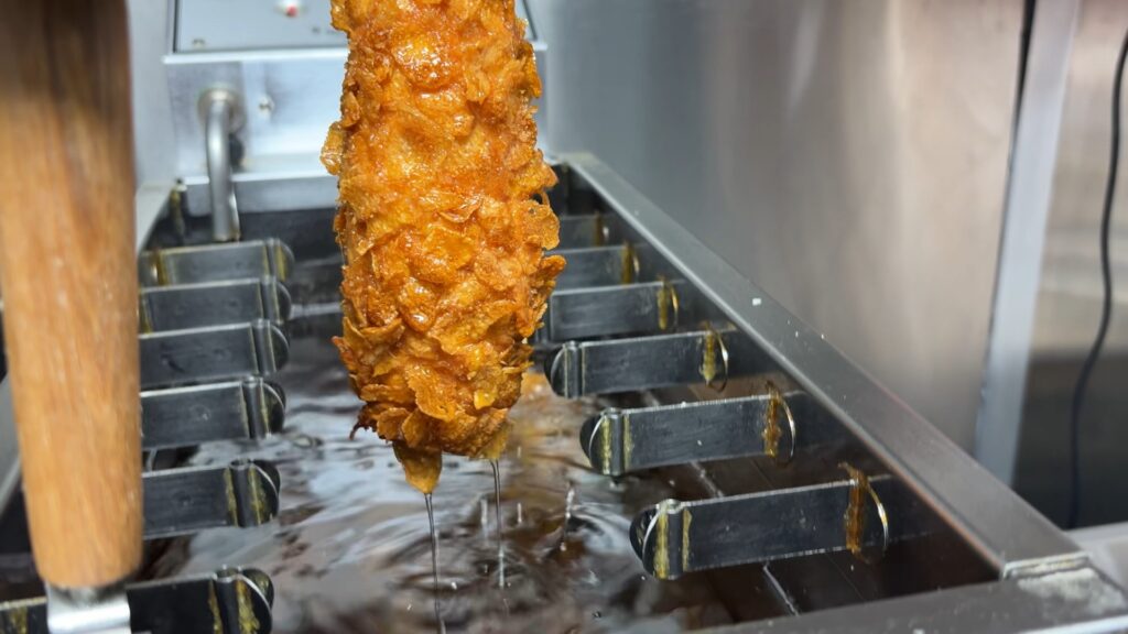 Barselona'yı Saran Yeni Lezzet Rüzgarı: Kore'nin Popüler "Rice Dog"u Şehir Sokaklarında!