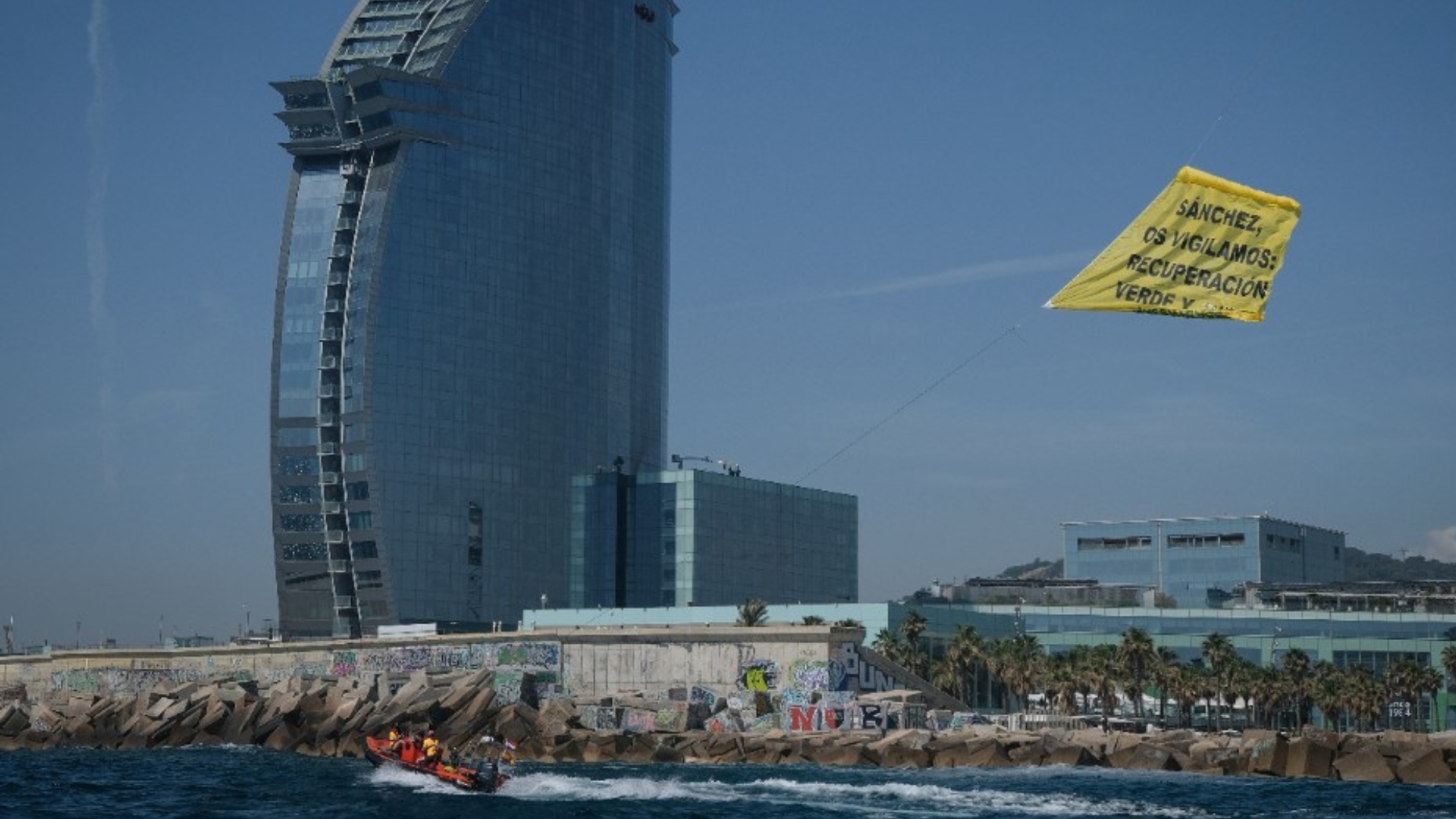 Greenpeace Aktivistleri Beraat Etti: Barselona'daki Olayda Polisin Yaralanması Tartışması