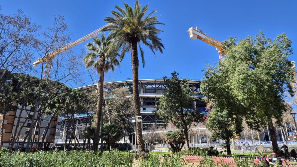 Barselona'da Futbol ve Demokrasi Coşkusu: Camp Nou Çevresi Yerel Ekonomiyi Canlandırdı