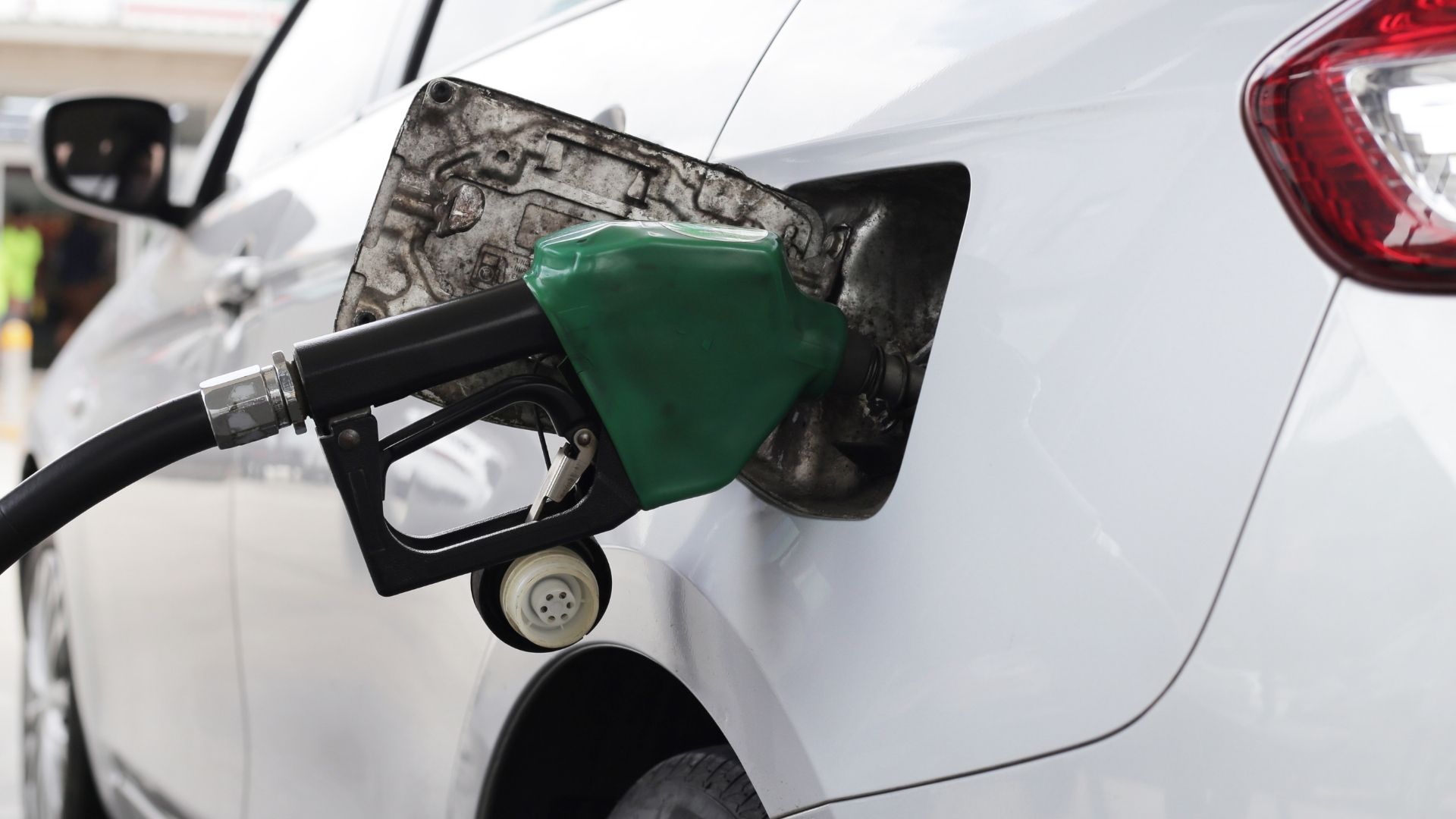 CNMC, Akaryakıt Fiyatlarındaki Aşırı Artışları Önlemek İçin Benzin İstasyonlarını