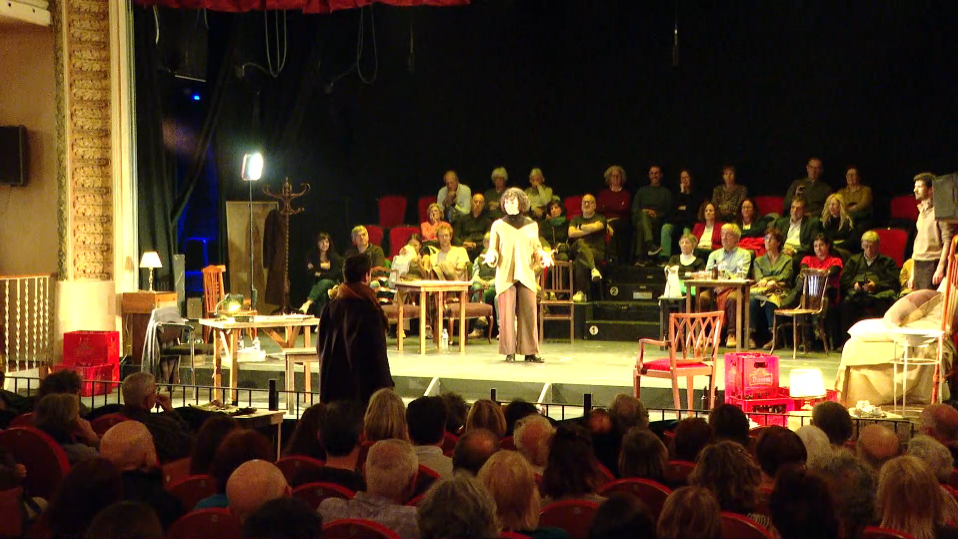 Cap Butaca Buida Rekor Kırdı: Barselona Tiyatroları Doldu Taştı!