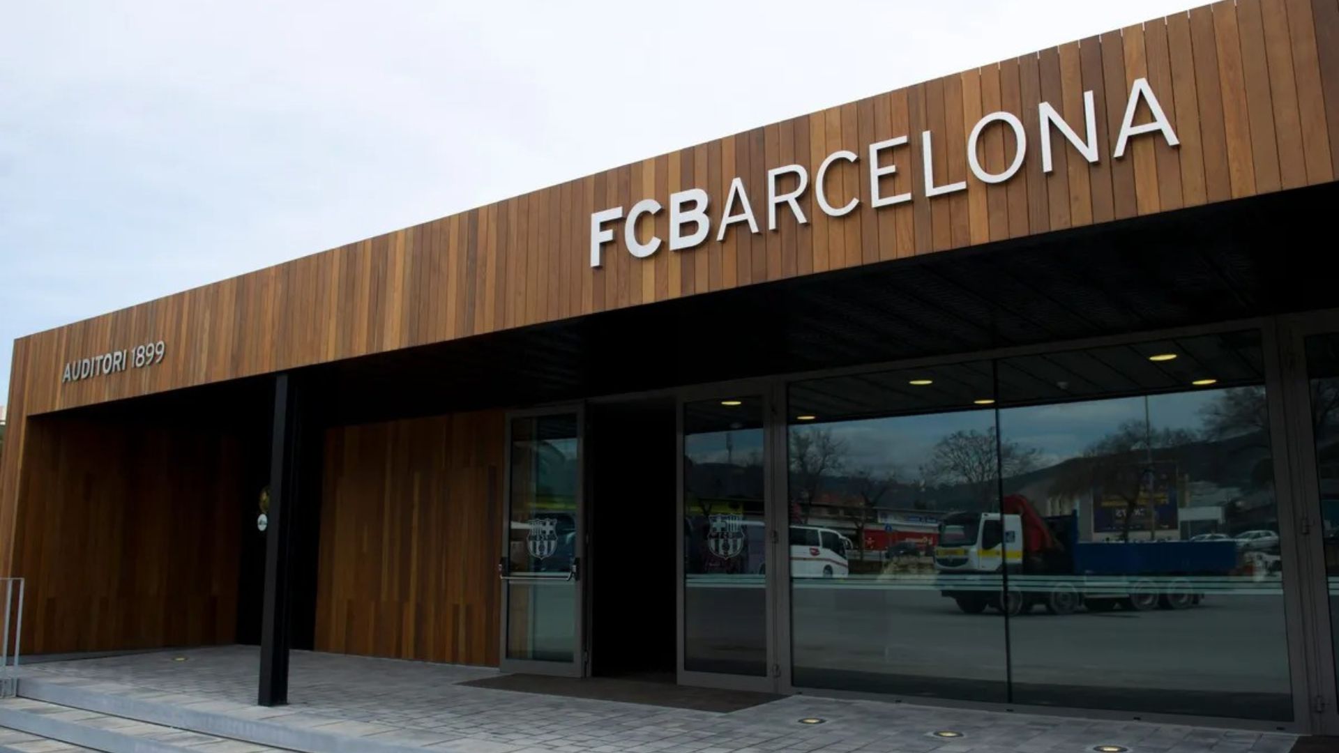 FC Barcelona Başkanlık Seçimlerinde Kritik Eşik: Aday Adayları İmza Teslim Etti