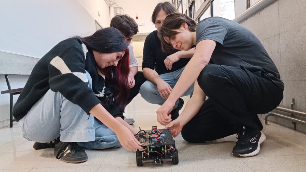 Trencar la bretxa de gènere a l’FP: les noies es reivindiquen als estudis industrials