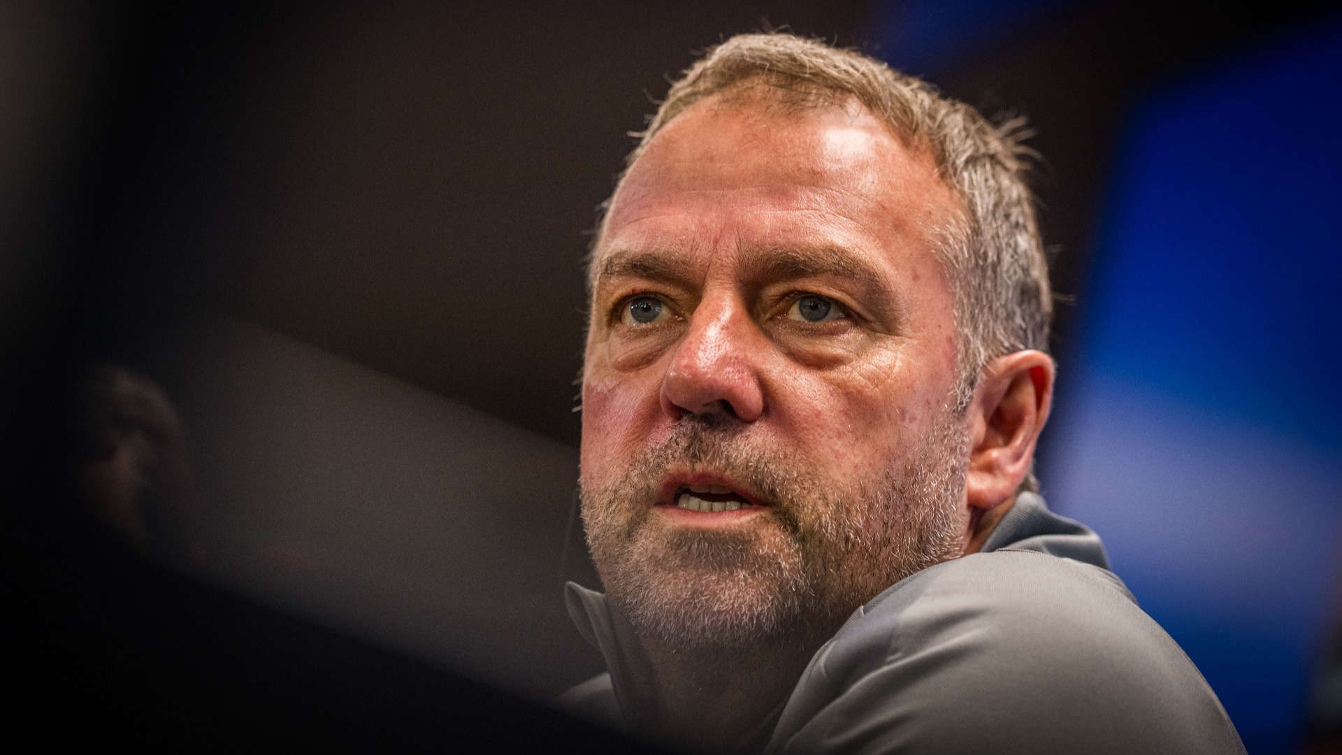 Hansi Flick ve Barça Oyuncuları Seçim Koşuşturmacasını Bir Kenara Bırakıp Newcastle