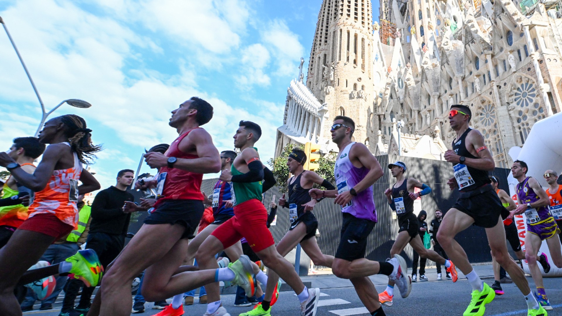 Barselona Maratonu'nda Katılımcı Sayısı Rekoru Hedefi: Hedef 37.000 Koşucu!