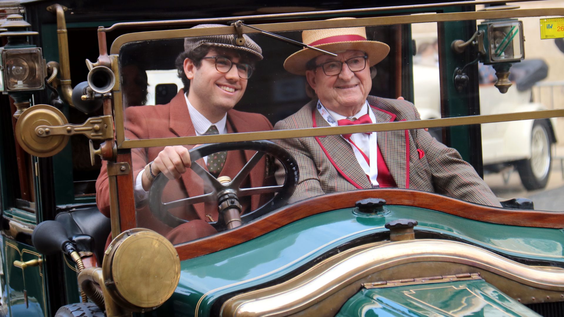 Barselona-Sitges Klasik Otomobil Rallisi: 70 Araçla Zamanda Yolculuk