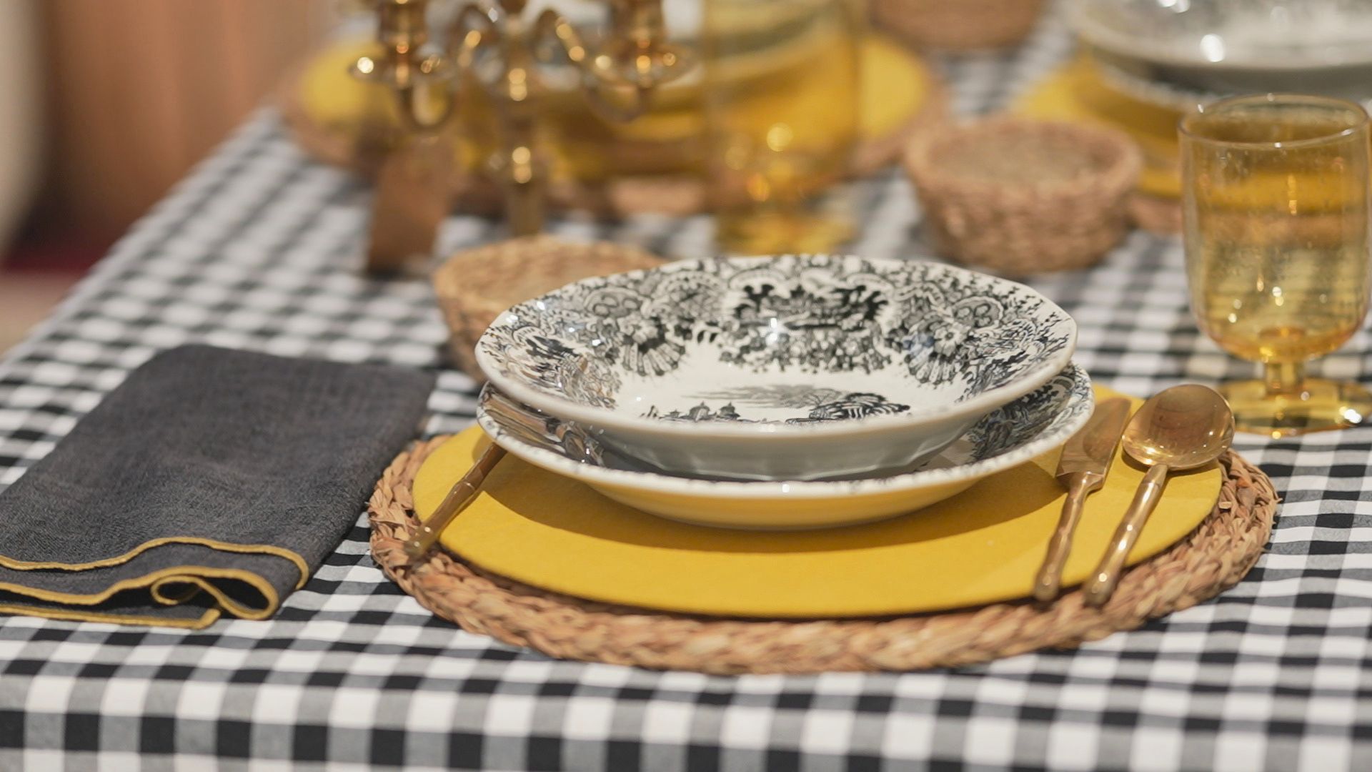 Barselona'da Sofraların Gizli Sırrı: Büyükannelerin Tabakları ve Kişiselleştirilmiş