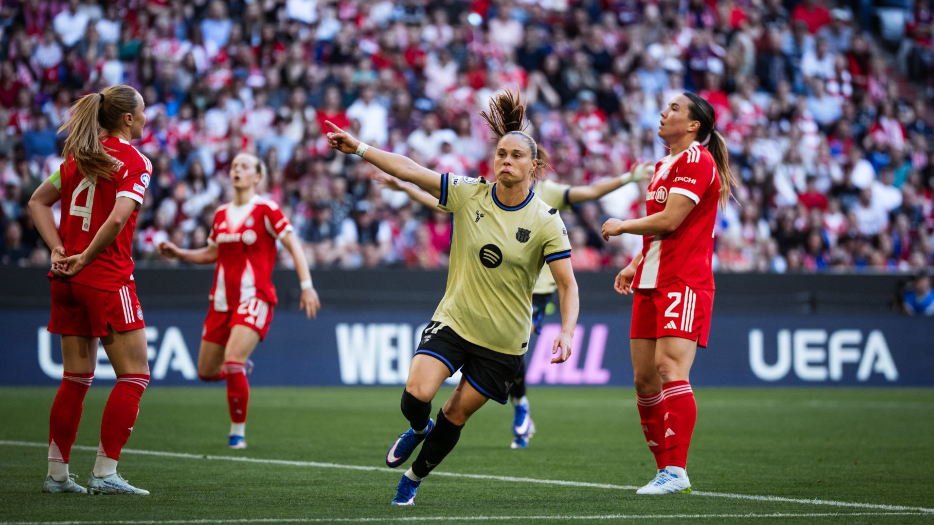Kadınlar Şampiyonlar Ligi Yarı Finali: Camp Nou'da Her Şey Ortada! Barça ve Bayern