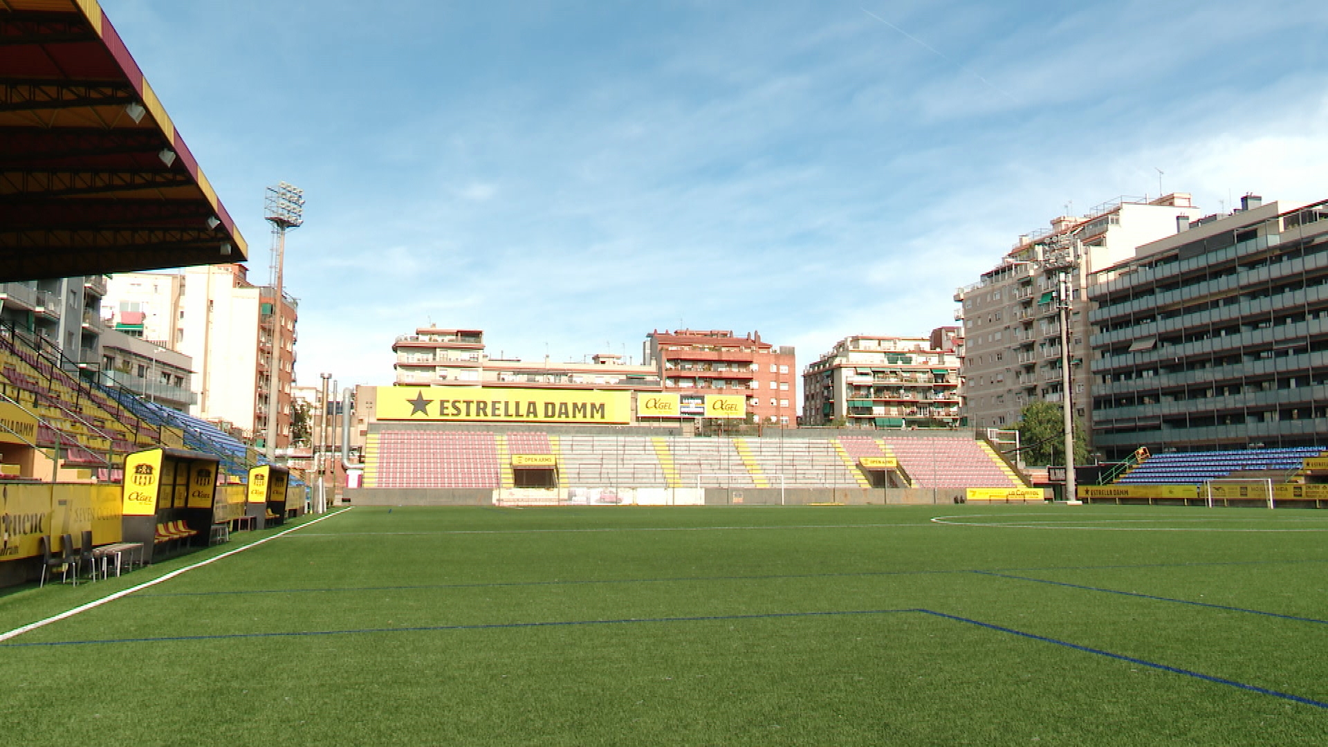 Sant Andreu'nun Yükseliş Hedefi, Barselona Belediyesi'ni Çim Krizine Soktu