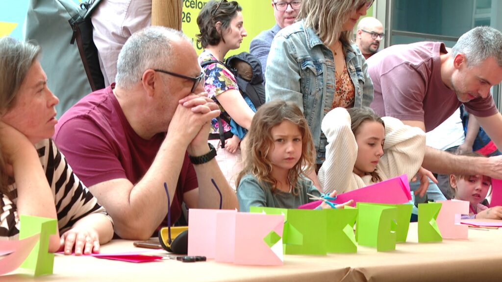 Barselona'da Mimarlık ve Sant Jordi Şenliği: Çocuklar Geleceği İnşa Ediyor