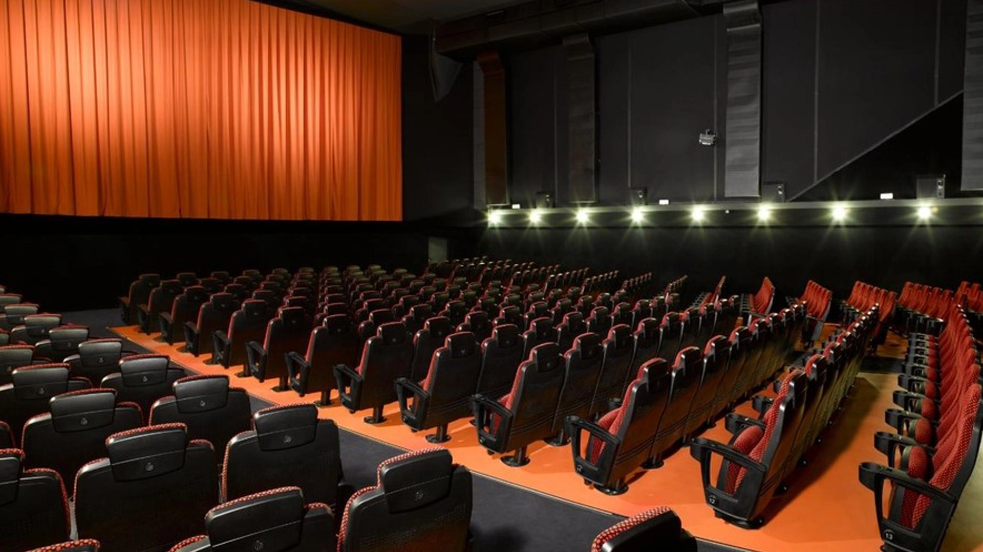 Barselona'da Sinemaları Ayakta Tutmak Zor: Kent Spekülasyonu Tehdidi