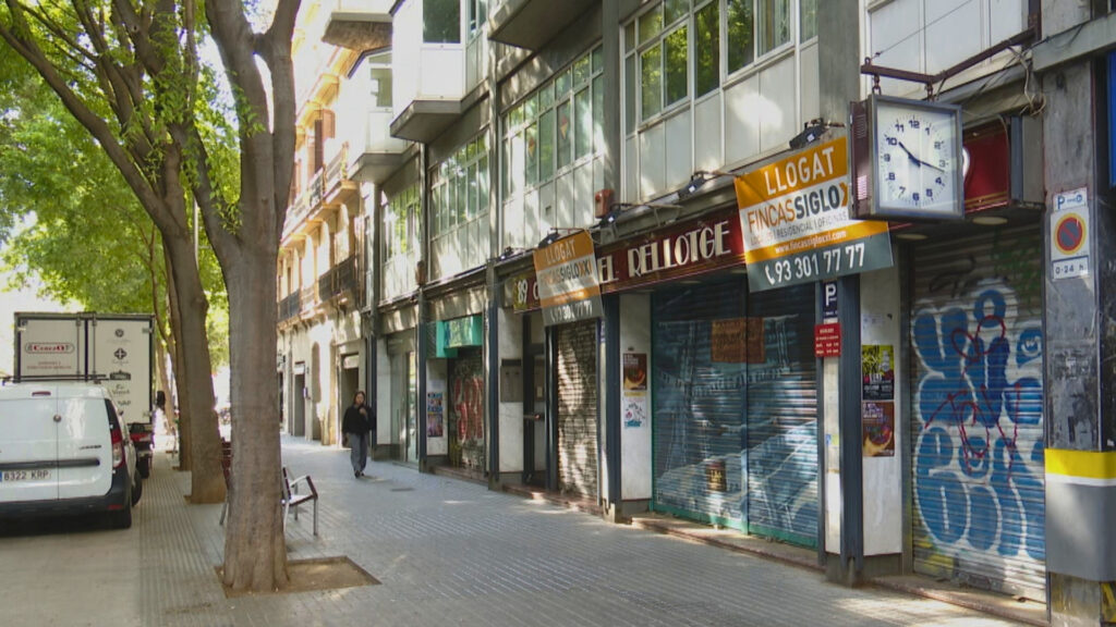 Barselona'nın Kalbinde Tarihi Bir Sembol: Kapanan Mağazanın Saati Yaşamaya Devam Edecek