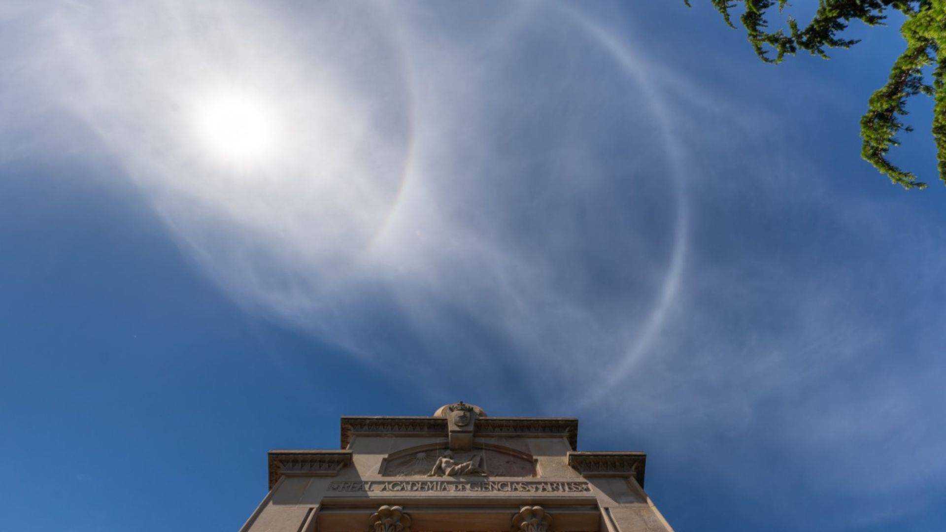 Barselona'da Nisan Rekoru Yolda: Sıcaklıklar Mayıs Seviyesinde, Kuraklık Derinleşiyor