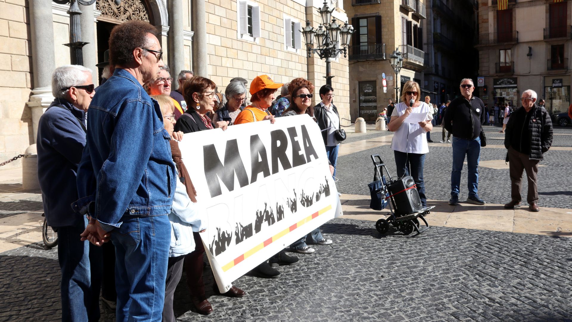 Katalonya'da Kamu Sağlığına Tam Kamusal Yönetim Talebi: Marea Blanca'dan Halk Yasama