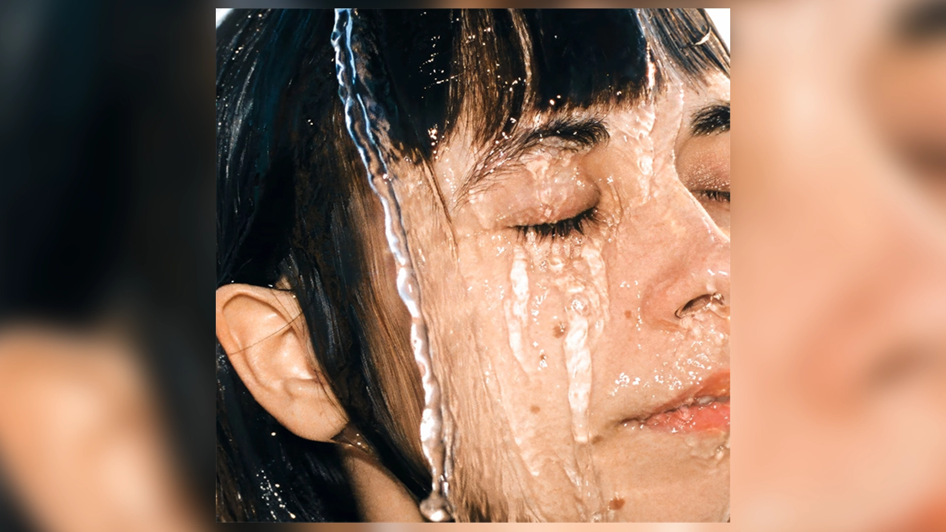 Barselona'nın Yükselen Sesi Kris Tena: "Mai Adeu" ile Müzikal Bir Yolculuk