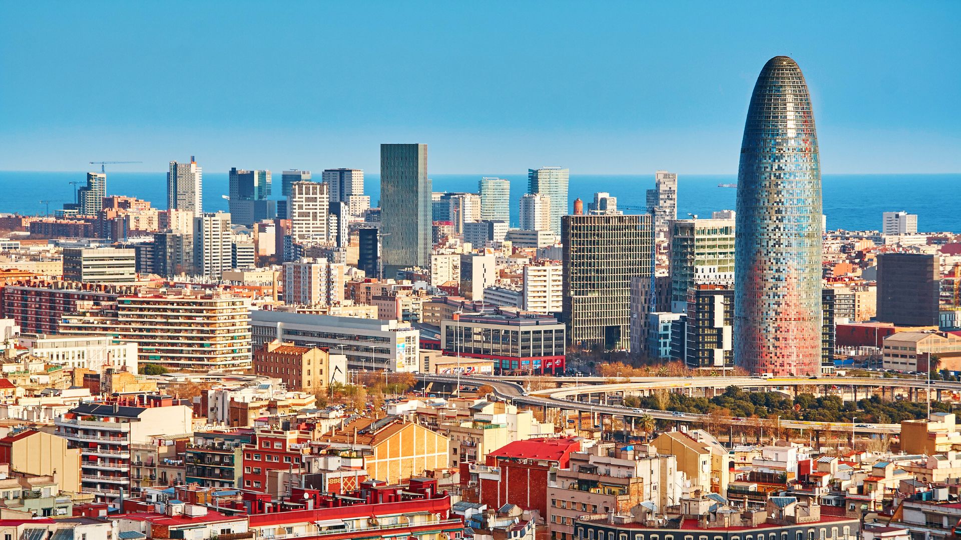 Barselona'da Küresel İlerici Zirve: Trump ve Aşırı Sağa Karşı Yeni Cephe